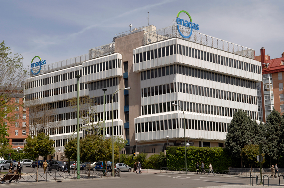 The present-day head office of Enagás stands on the former site of the Madrid gas works.